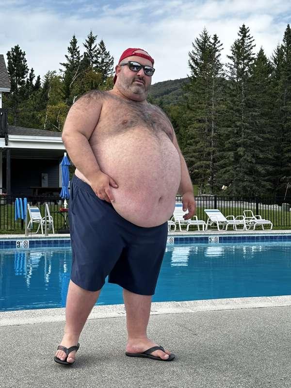 Fat Dad Pool Day: Shirts off!