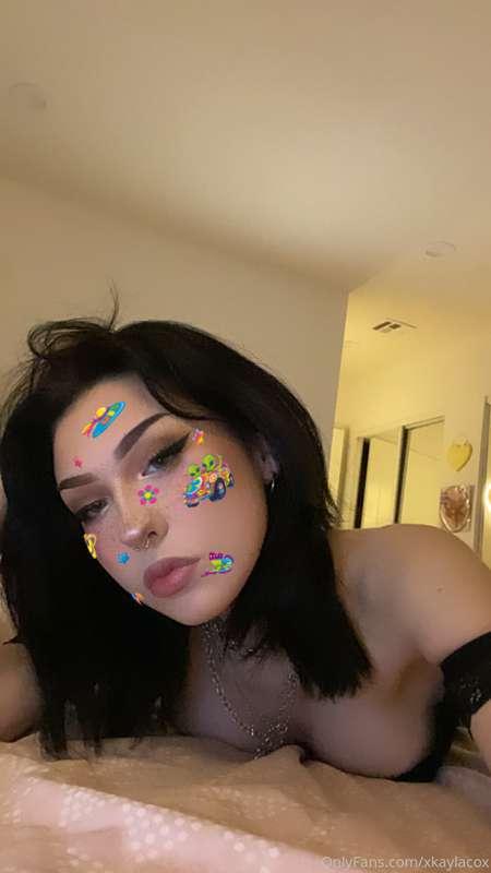 Baby are you online? 😏 cuz I am tonight for a bit. Let's sex..
