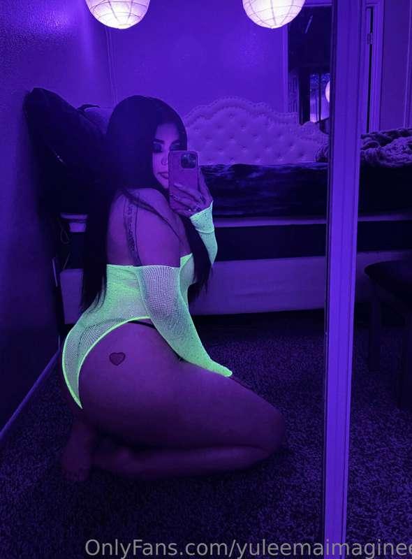 **Follow my girlfriend @yuleemaimaginee  😻🥵 her page is free..