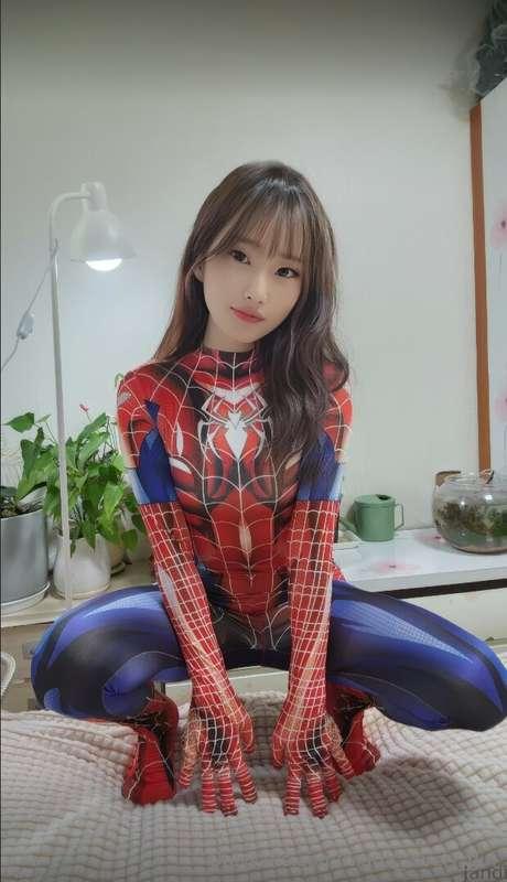 Sweet and beautiful Asian girl 😋 JUST TURNED 18 @jandi_priva..