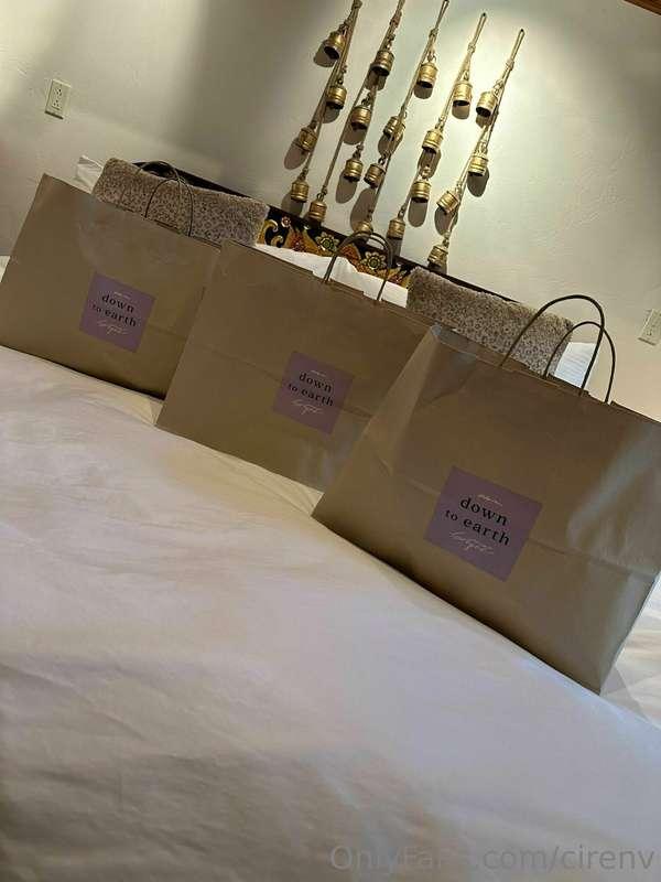 Little bit of retail therapy 🛍️✨ never hurt a girl. ☺️