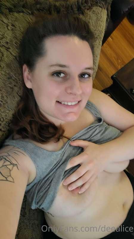 Happy Saturday! What would you do with these tits? 🤔😜