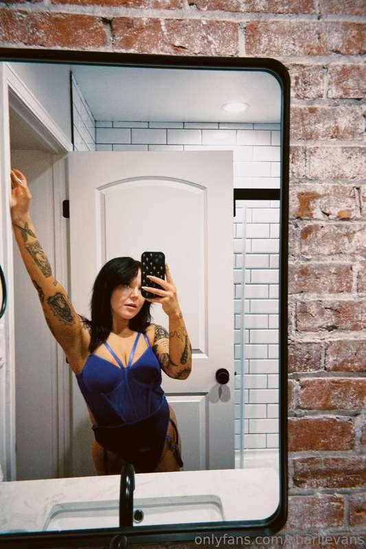 i love this blue on me 💙