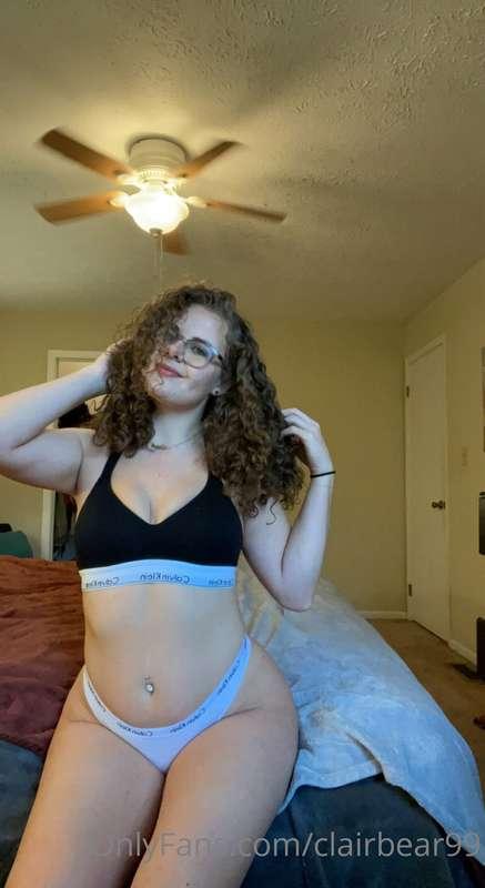 Good morning ☀️  I’m bored and horny today😩 i think that’s g..