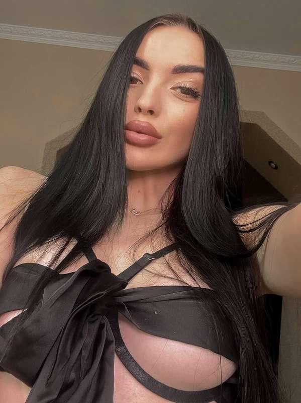 Cute selfie for you?😍😍