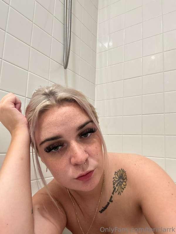 check dms for pics and vids tonight☺️❤️