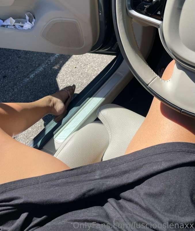 forgot to bring panties to change into at the pool 🤷🏻‍♀️