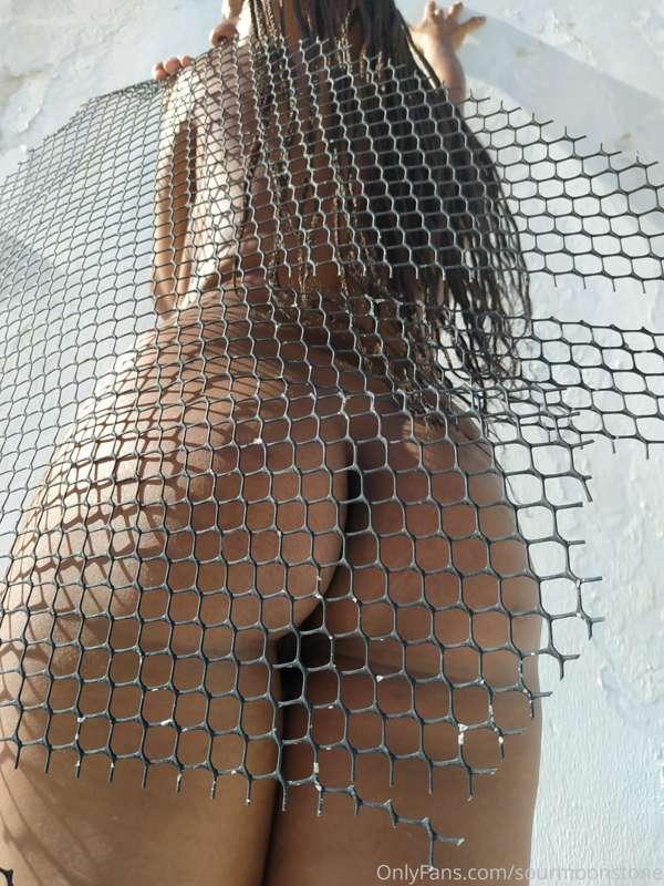 Some ass for you my 💕 love.
Do you want to lick it?😜