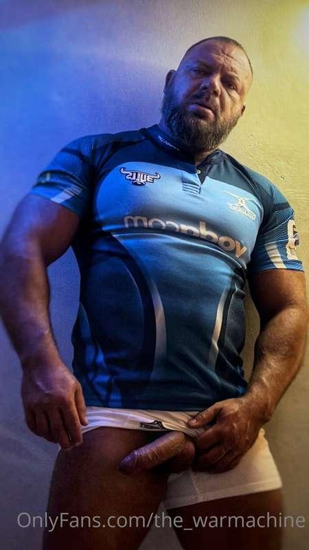 Kept getting a boner during this shoot. Rugby shorts feel so..
