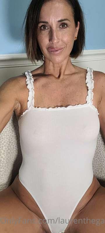 Teasing 💋 (10 pics)