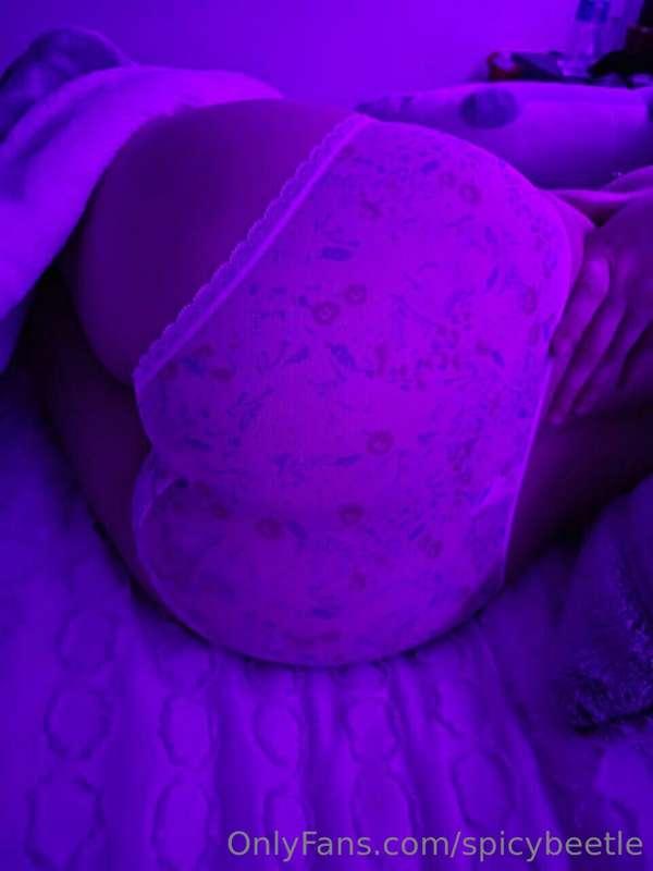 A nice plump ass before bed~