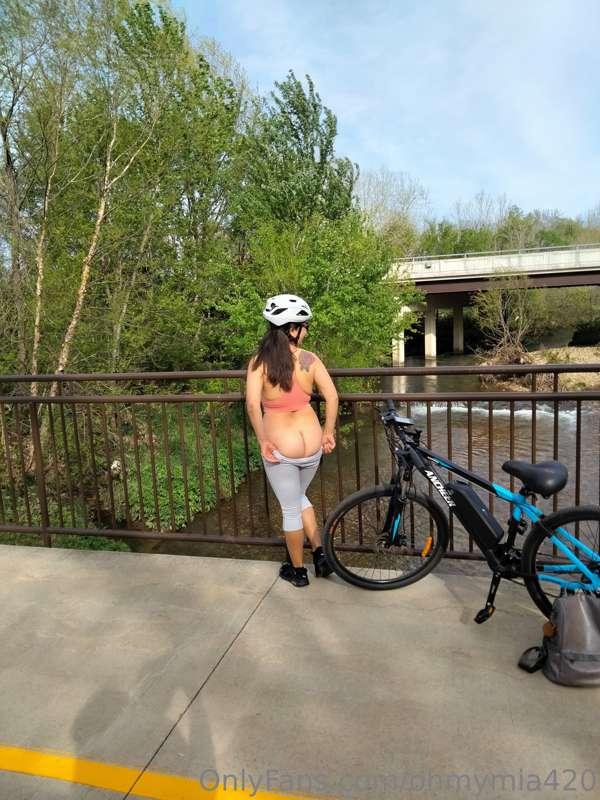 Flashing you in the beautiful northwest arkansas outdoors!