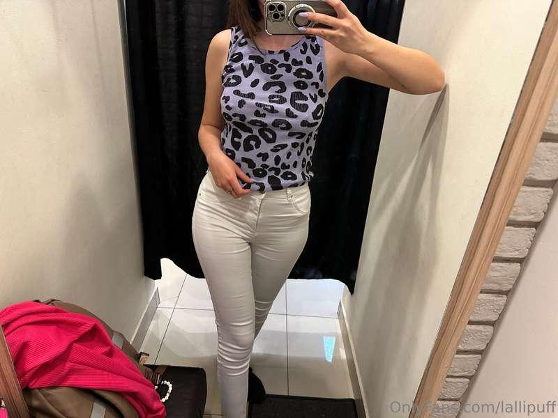 The color of this top matches my nails 💜