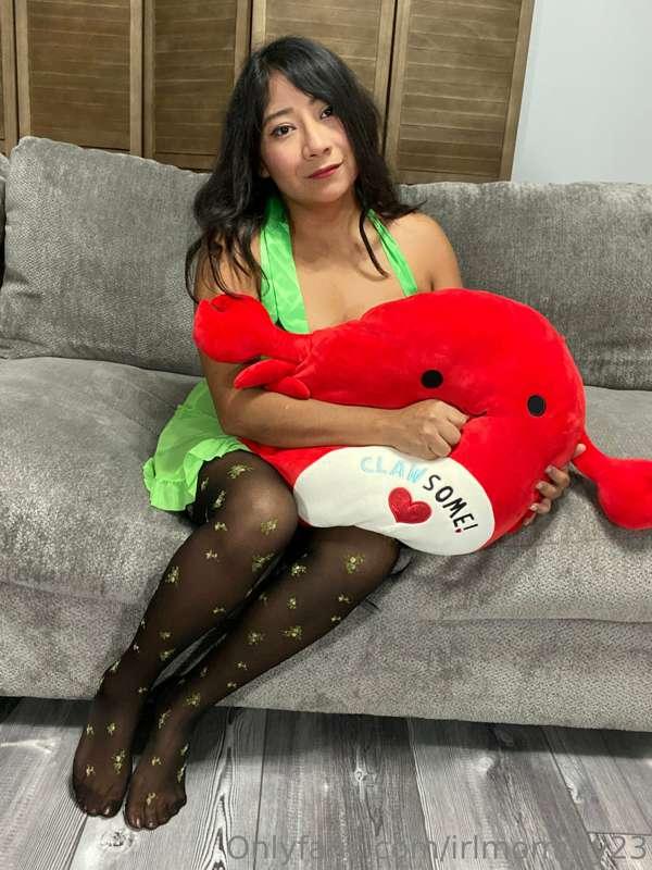 Green lingerie- Mommy’s giant squishmellows in your face 😘. ..