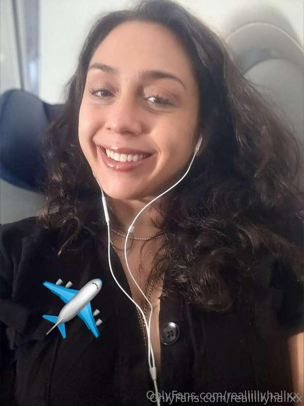 Back on a plane again ! ✈️. i should be a flight attendant 🔥