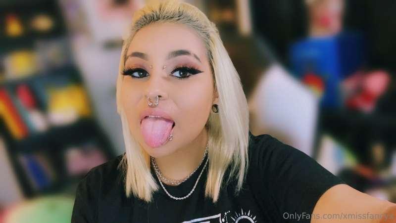 Today is my birthday 🥳🖤✨! Sorry I haven’t posted the last co..