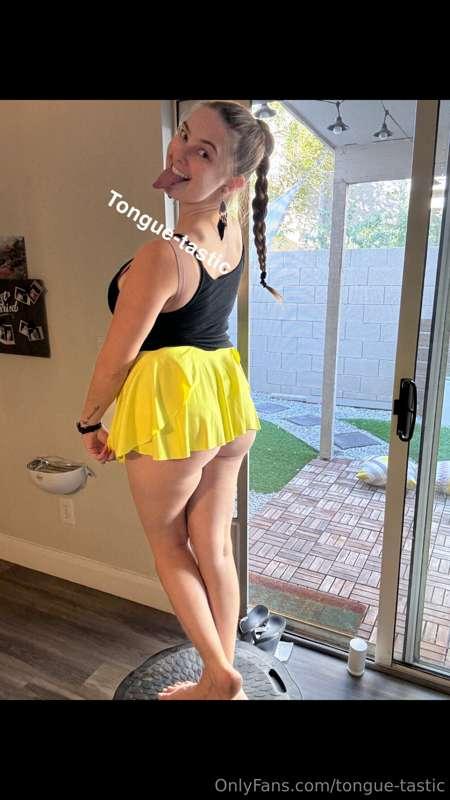 Booooty and tongue 