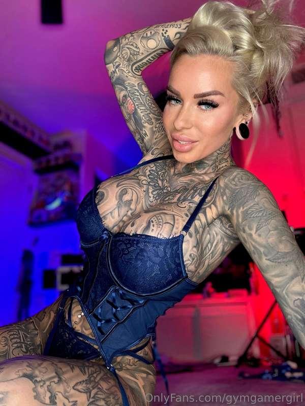 I’m filming customs all today! Have you ever heard me moan y..