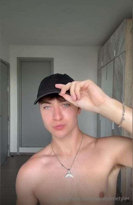 Hat on, charm up 😘 What do you think? should I keep it or lo..
