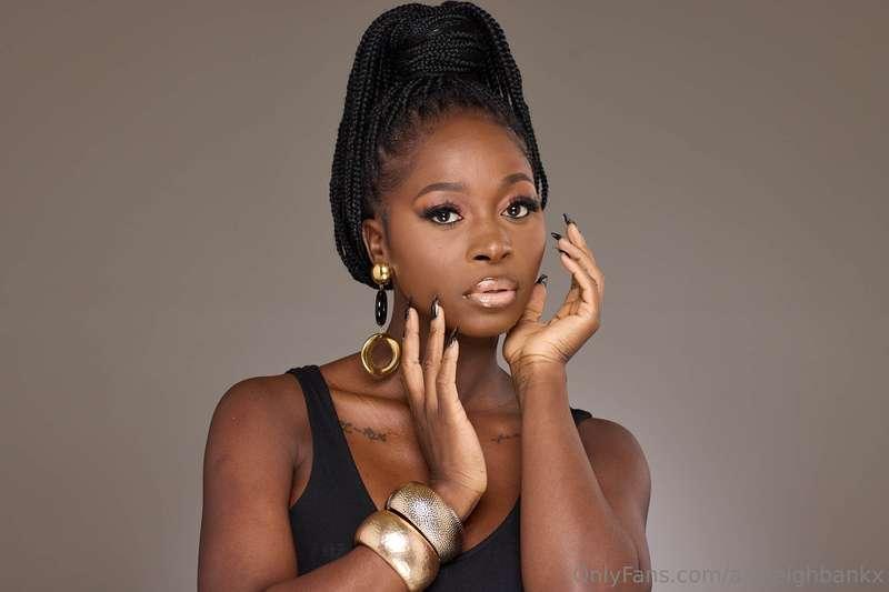 ashleighbankx image #0