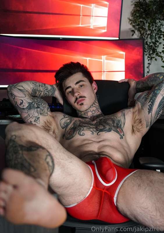 I know the perfect spot for your face 😛… 
My PRIVATE Gallery..