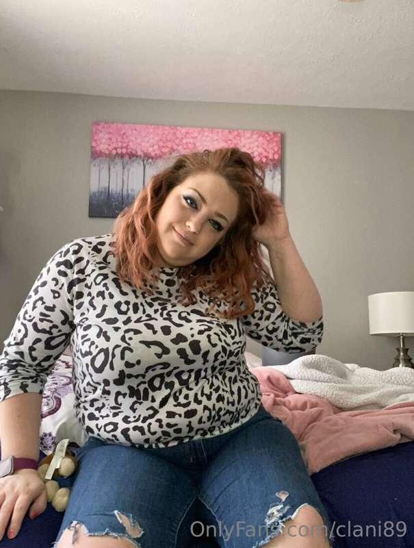 In one month my chin doubled 😅 Feb 18- March 18
 tease me ya..