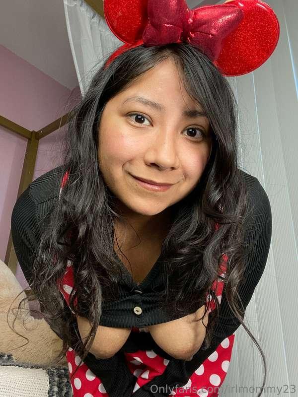 Minnie Mouse flashes you. Lots of me being silly