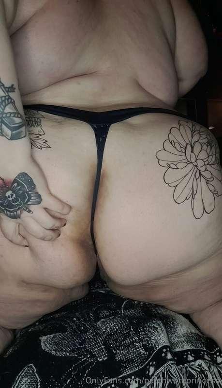 Just a couple from a short set 🍑💦