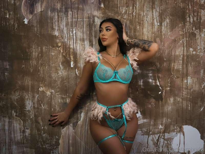 I hope you like my new content! Check it out in your dm, bby..