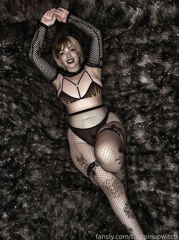thatpinupwitch image #7