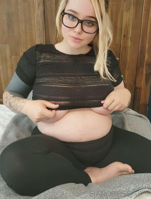 Happy titty Thursday♡