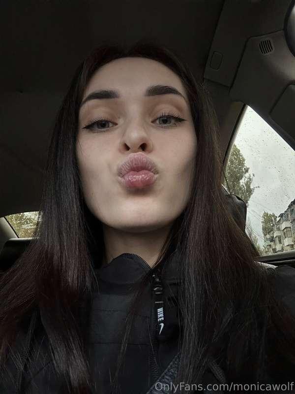 Sending you my kisses for a good mood and a great day 💋 I ha..