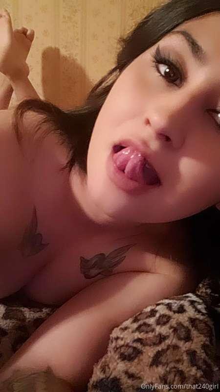 Hey guys you should totally check out my girl Nell 😘😘😘
https..