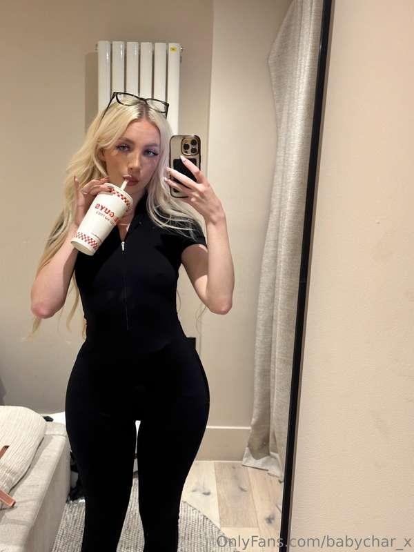 DM me on @charlotte_99xx if you want the naughty version 💌