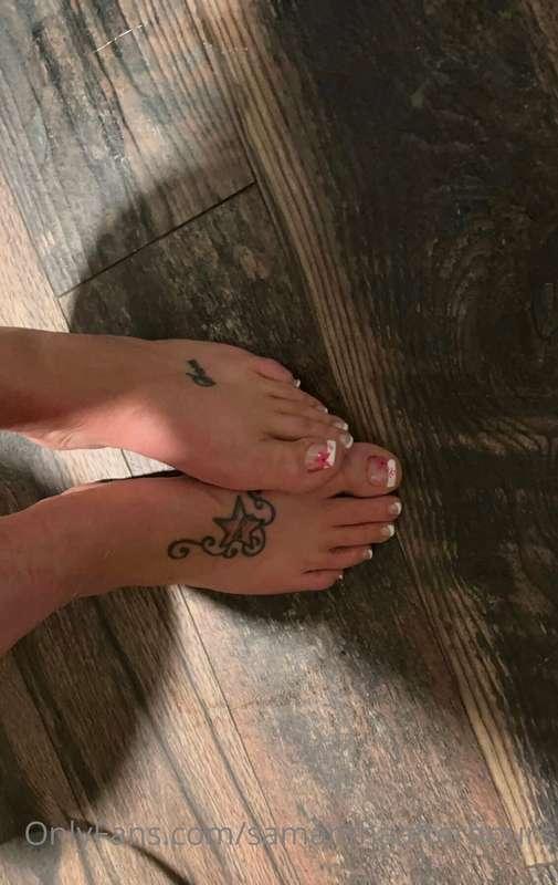 Cum rub my feet! #get nailed
#spa day! #treat yourself! 😊