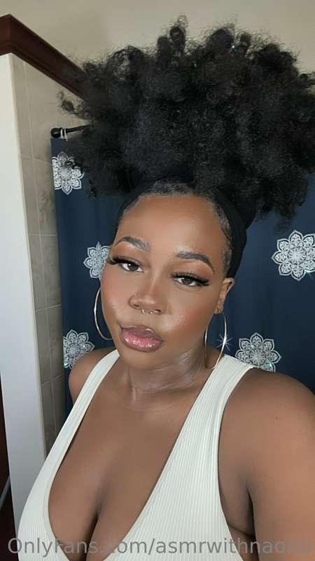 I love doing my makeup so much, maybe my next asmr video sho..