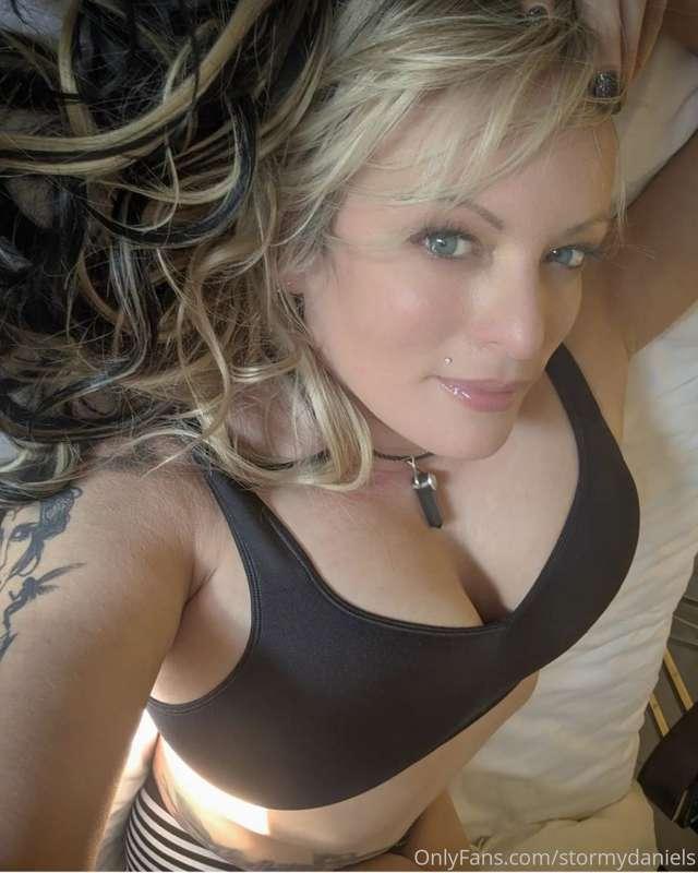 Who wants to book a live reading with me this week? Only a f..