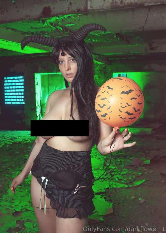 Hiya let's start with new photoshoot - naked. Single photo $..