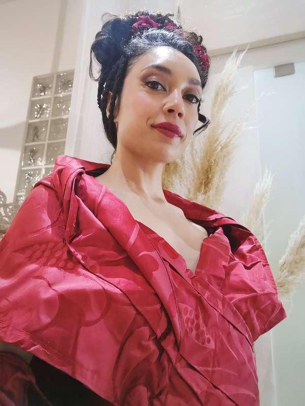 Behind-the-scenes glimpses of one of my looks at a recent sh..