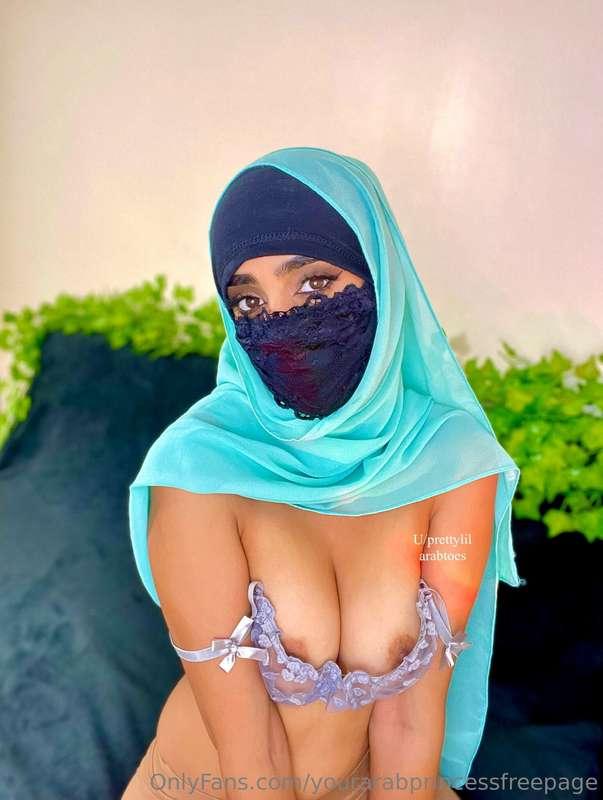 Would you cum on them if I asked you nicely?💦
Sale on my VIP..