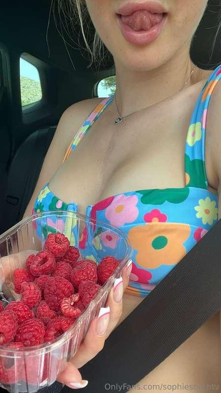Im as sweet as this fruit 😏