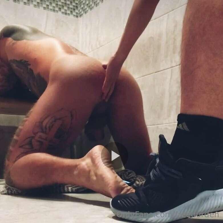 I love getting fucked in random places 😈 Video sent to ur DM..