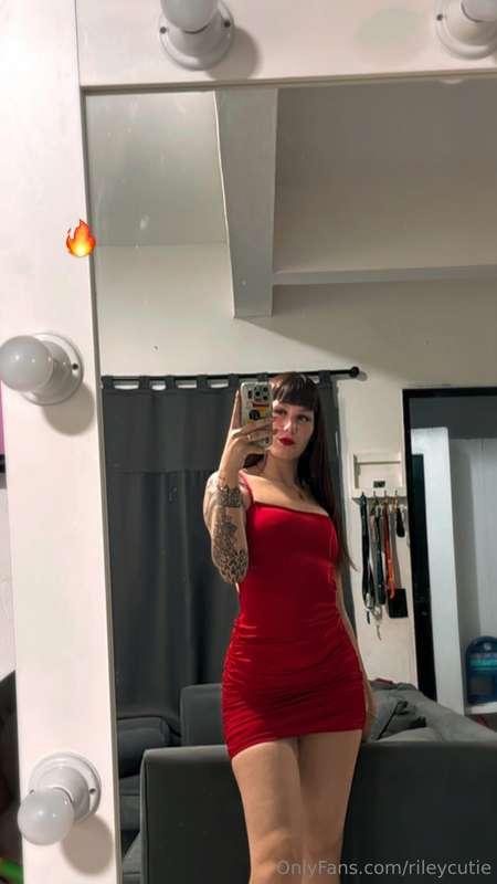 my dress does all the talking… but I’m still waiting for you..