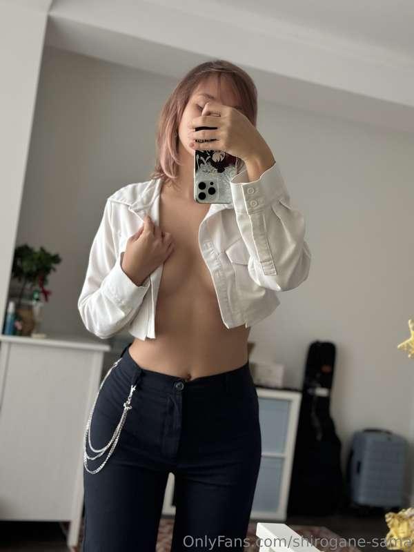 maybe I should drop some more pics from this tiny set.. 