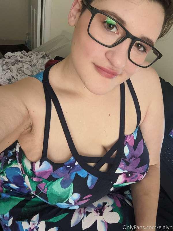 Scroll to see what's under the skirt! 💖