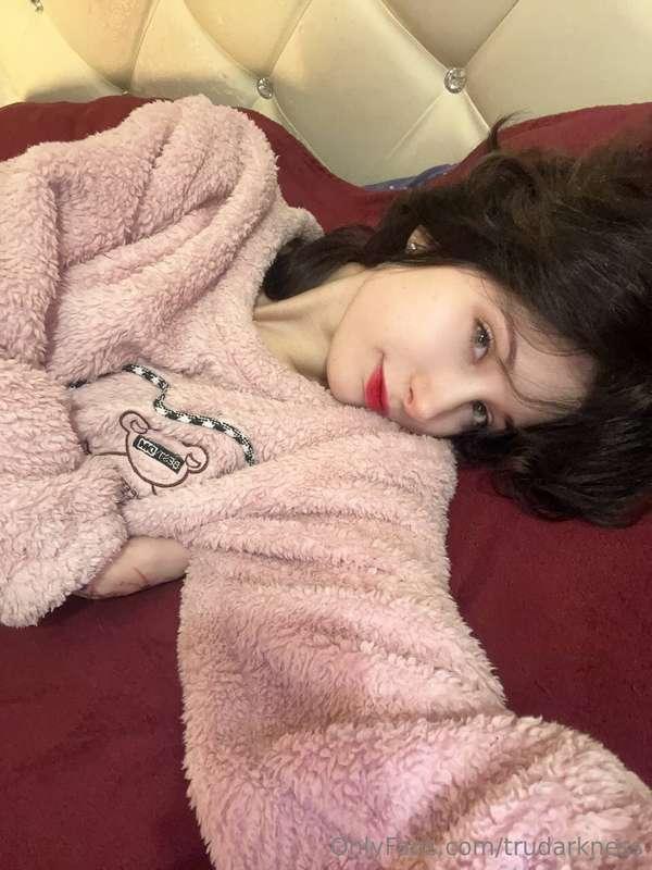 tell me this photo looks cute and not lazy 🦭 pls pls pls 🦭