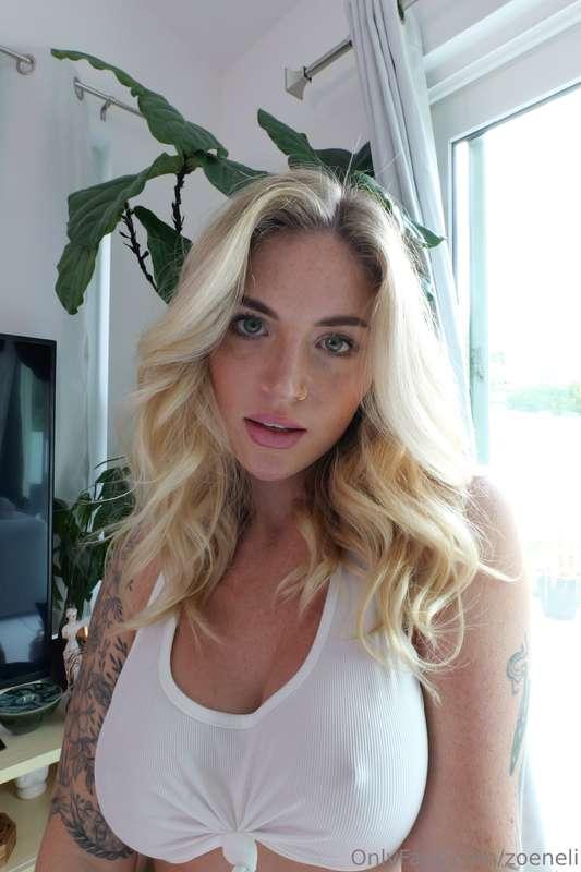 Would you pin me down or let me ride? 🥵