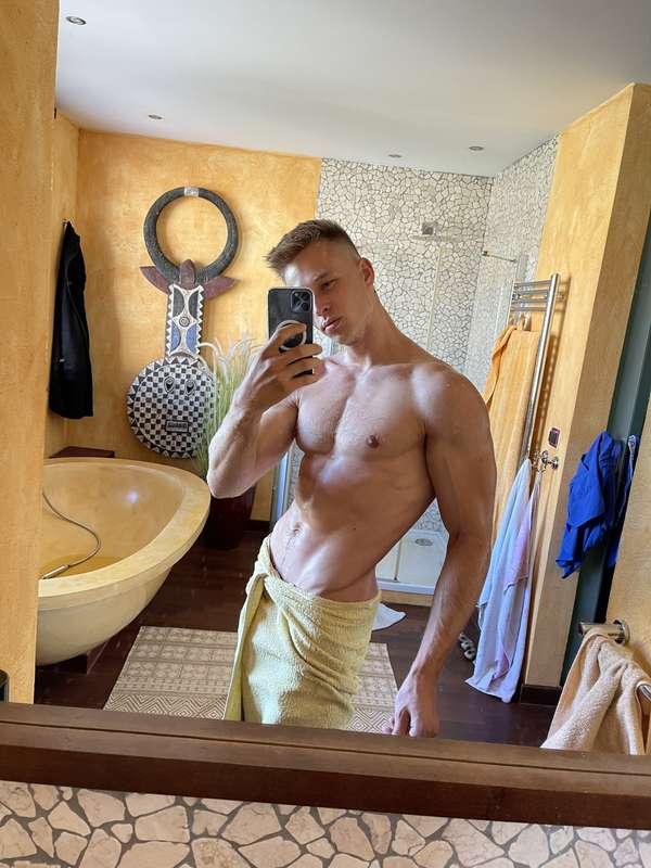 Hey loves! 😋 Iam sorry If I didn’t answer to your message ye..