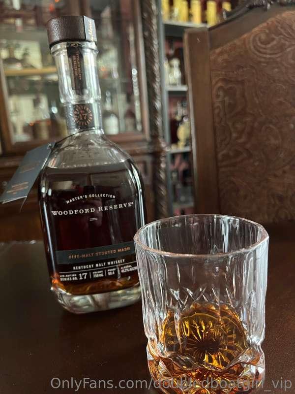 ***Woodford tonight*** yum 🤤 who wants a pour with me??😍

**..