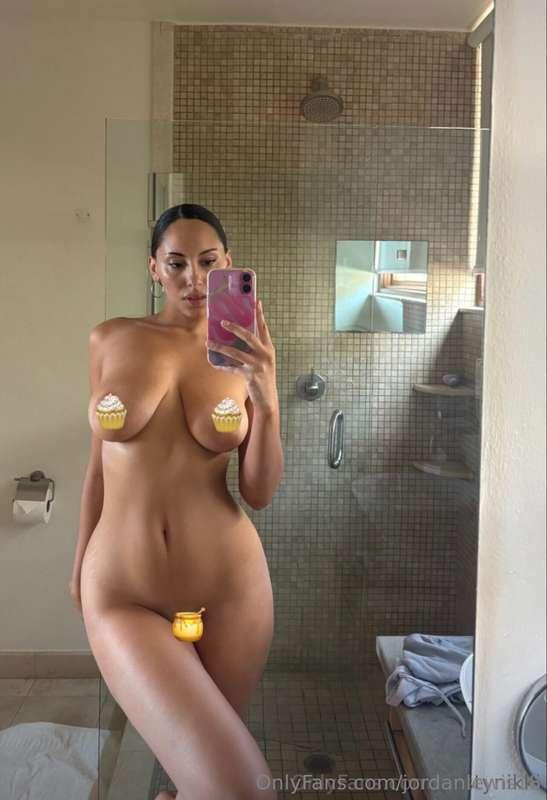FREE PRIZE Once you sub to #1 Lightskin teeen @bustynikki 😈😈..
